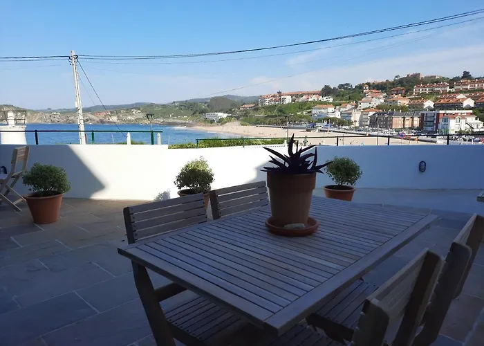 Apartamentos El Muelle Comillas